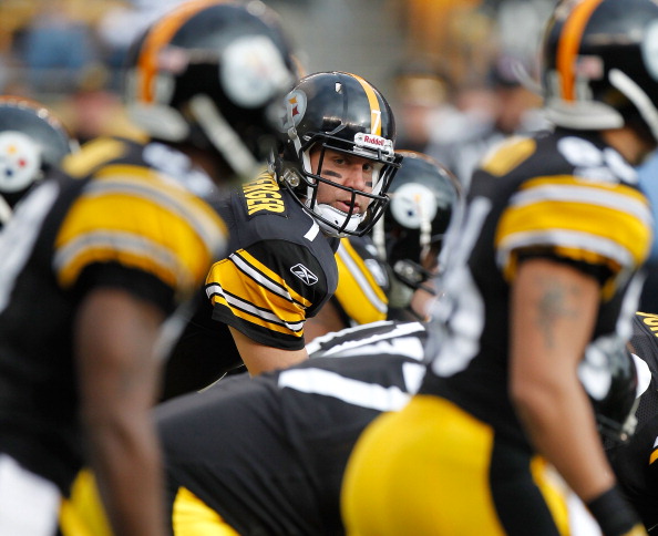 PITTSBURGH, PA - DECEMBER 04: Ben Roethlisberger #7 of the Pittsburgh Steelers gets ready for a first quarter snap while playing the Cincinnati Bengals at Heinz Field on December 4, 2011 in Pittsburgh, Pennsylvania. Pittsburgh won the game 35-7. (Photo by Gregory Shamus/Getty Images)