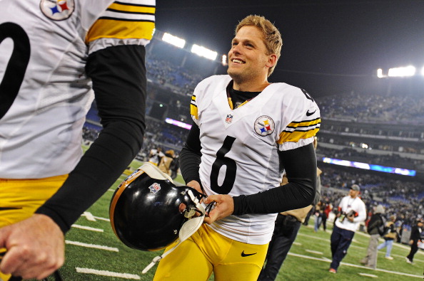BALTIMORE, MD - DECEMBER 02: Place kicker Shaun Suisham #6 of the Pittsburgh Steelers celebrates after kicking the game-winning field goal as time expired in the fourth quarter against the Baltimore Ravens at M&T Bank Stadium on December 2, 2012 in Baltimore, Maryland. The Pittsburgh Steelers won, 23-20. (Photo by Patrick Smith/Getty Images)