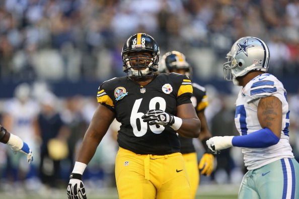 ARLINGTON, TX - DECEMBER 16:   Kelvin Beachum #68 of the Pittsburgh Steelers at Cowboys Stadium on December 16, 2012 in Arlington, Texas.  (Photo by Ronald Martinez/Getty Images) 