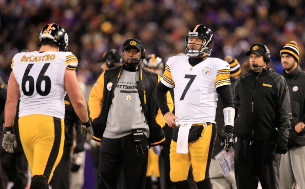BALTIMORE, MD - NOVEMBER 28:  David DeCastro #66 and  Ben Roethlisberger #7 stand next to head coach Mike Tomlin of the Pittsburgh Steelers after they failed to convert a two point attempt during the closing moments of their 22-20 loss to the Baltimore Ravens at M&T Bank Stadium on November 28, 2013 in Baltimore, Maryland.  (Photo by Rob Carr/Getty Images)