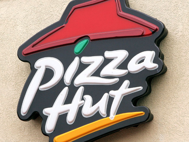 W Va Pizza Hut Worker Caught Urinating In Sink Fired Cbs