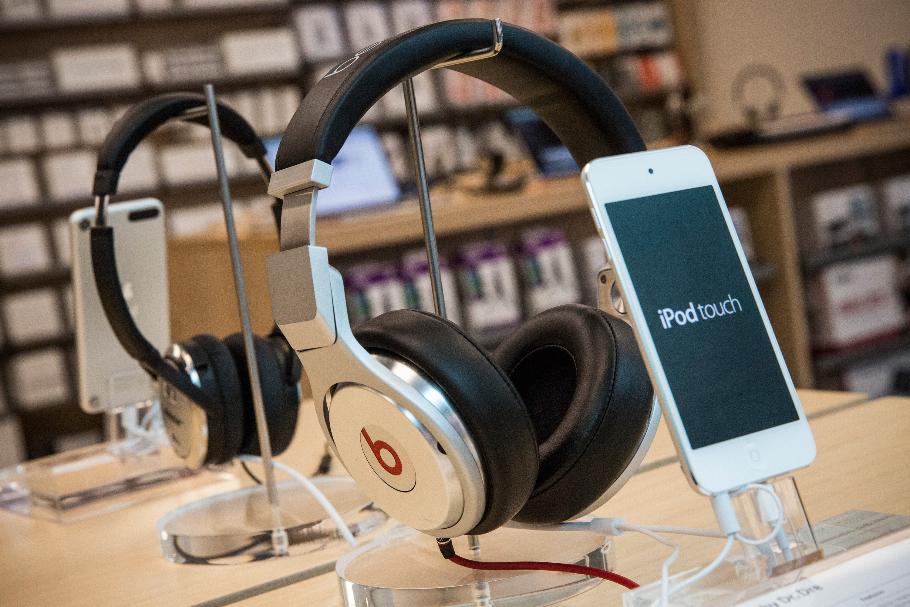 Apple ipods headphones
