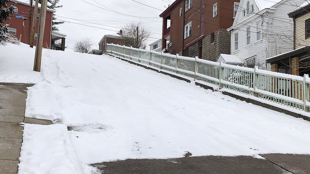 White Christmas causing headaches in Pittsburgh with many roads still covered with snow – CBS Pittsburgh
